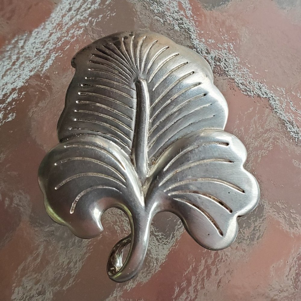 Vintage Sterling Silver Leaf Pin